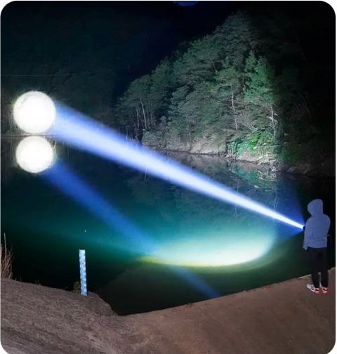 PREMIUM! LATARKA DALEKOSIĘŻNA ZOOM LED COB AKUMULATOR LCD NÓŻ MŁOTEK 1700m