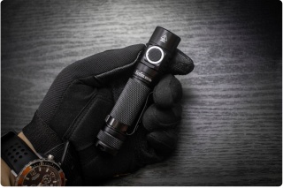 PREMIUM Latarka Sofirn SC31 PRO 2000lm LED SST40 + akumulator 18650 3000mAh