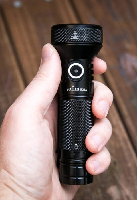 SOFIRN IF22A LATARKA LED TAKTYCZNA AKUMULATOROWA WODOODPORNA SFT40 2100lm