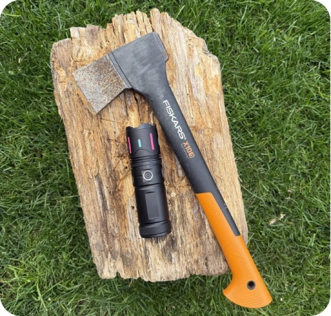 SUPER MOCNA! LATARKA LED LASER DALEKOSIĘŻNA RED Power-Bank 1800m ZOOM M30