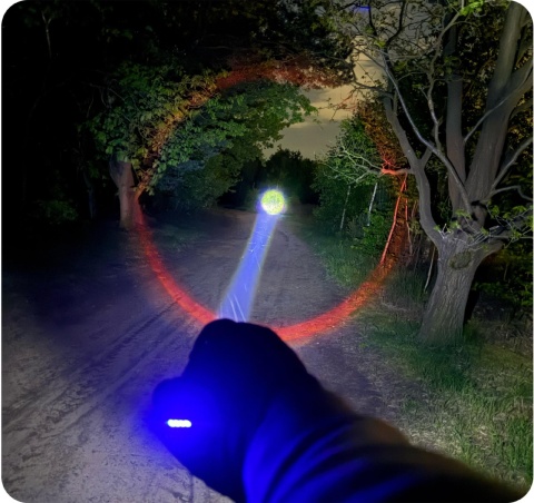 MOCAŻ LATARKA LED BIAŁY LASER DALEKOSIĘŻNA PowerBank 1900m maXvision 701